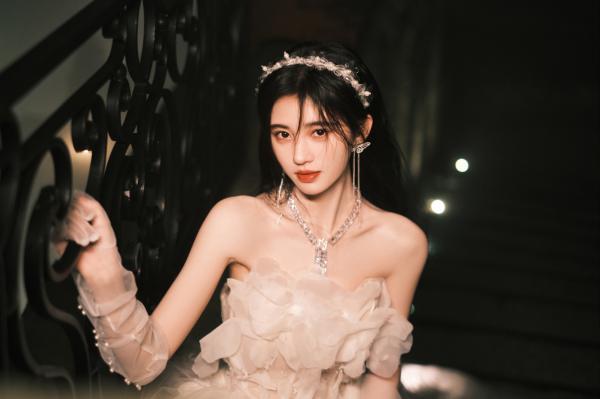 云扶容湛柳依依最新章节更新时间 长路迢迢愿同老小说最新章节列表