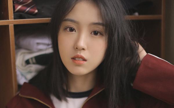 《明月陆哲柠》一夜错认后，总裁总想黏着我免费试读