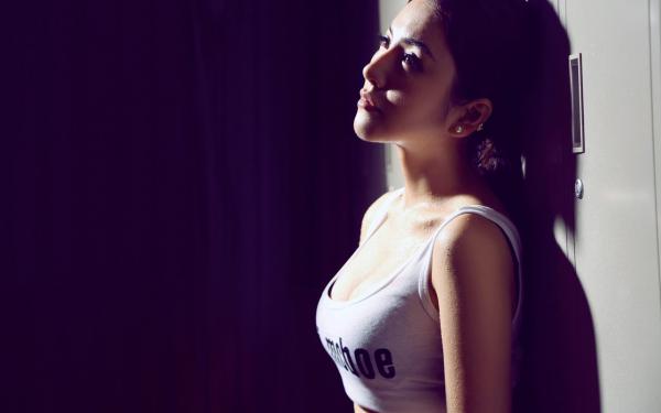 《苏雅琳白慕雪陈浩宇》免费阅读 老婆直播虐我求生，神秘女总裁砸亿救场小说免费试读