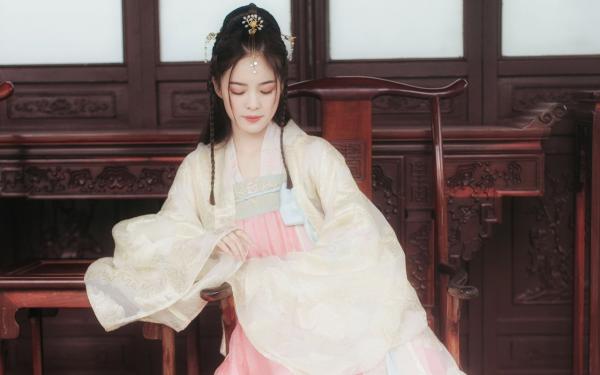 靳多宝秦落凝闺女来自未来，我的恩爱爸妈怎么变对抗组了免费在线全文阅读