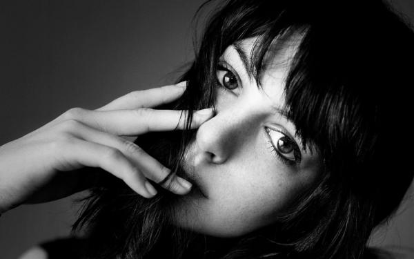 《穿进古早文里当团宠炮灰》小说章节列表在线阅读 温念谢景澜柳清芜小说全文